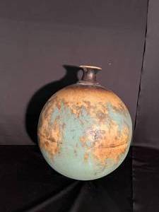 lot 133 image: Large Round Decorative Tan & Green Vase