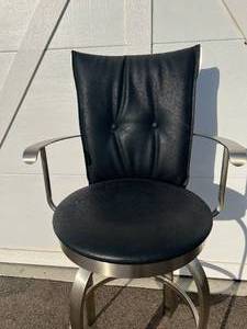 lot 146 image: Silver Metal Stool with Black Swivel Seat