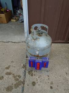 20 LB  lp tank. New style valve. As shown.