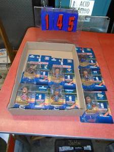 Flat of headliner basketball figures. As shown.