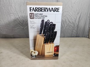 New Farberware 12 Piece Knife and Block Set