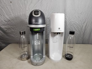 2 SodaStream Machines and Bottles