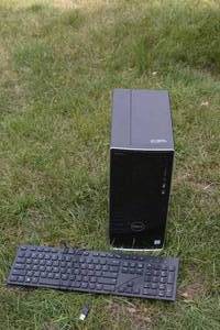 lot 7 image: Dell Inspiron tower and keyboard