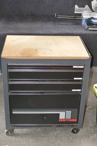 lot 15 image: Craftsman rolling toolbox with contents
