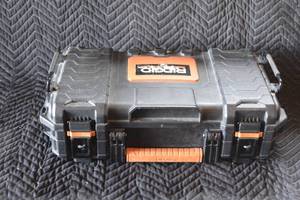 lot 26 image: Ridgid tool box with contents