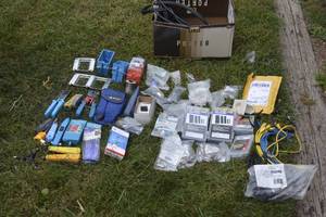 lot 210 image: Various Electronic components