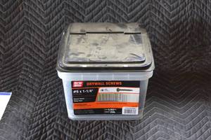 lot 90 image: Grip-Rite #6 x 1-14 Coarse Thread Drywall Screws