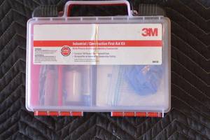 lot 122 image: 3M IndustrialConstruction First Aid Kit