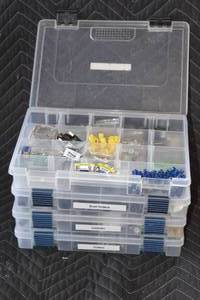 lot 123 image: Organizers with contents