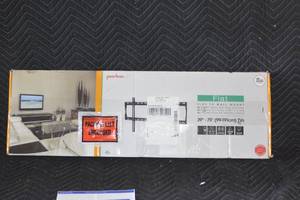 lot 144 image: Flat TV wall mount 39-75