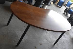 lot 199 image: Kidney Table