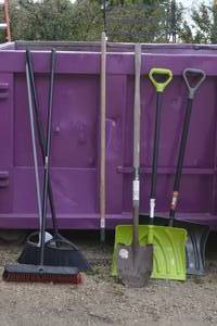 lot 197 image: shovels, rack, and brooms