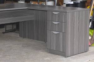 lot 198A image: L-shaped desk with file cabinet