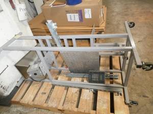 lot 1 image: Syntron F-TO-2 Magnetic Feeder Trough 115V 1.5A