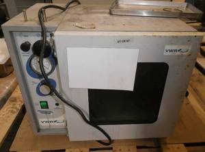 lot 27 image: VWR Scientific 1410 vacuum oven