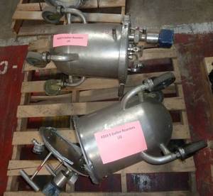 lot 59 image: Two 5 gallon reactors