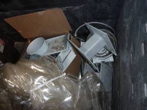 lot 67 image: Pallet with air curtain and various stands and parts