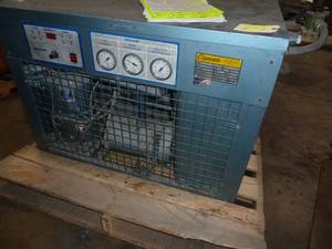 lot 68 image: Advantage  SC-2WY 41HX chiller 460V