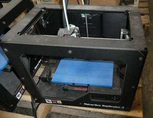 lot 70 image: Makerbot Replicator 2