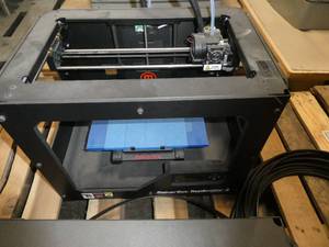 lot 71 image: Makerbot Replicator 2