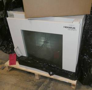 lot 73 image: Kendro Heraeus 6130 Vacutherm Oven 200 degree C
