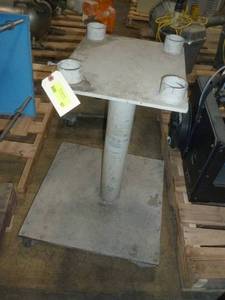 lot 97 image: Stand on wheels