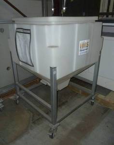 lot 102 image: Portable hopper 30x30x44