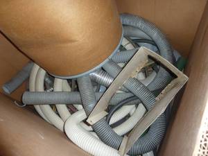 lot 105 image: Pallet of hoses