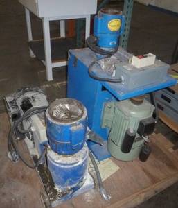 lot 108 image: Pallet of feedersmotors