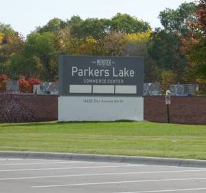 lot 119 image: Pickup Location - Grey black bldg