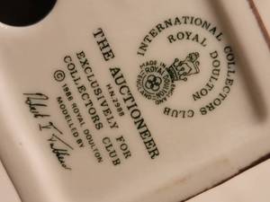Royal Doulton Figurine  The Auctioneer HN 2988