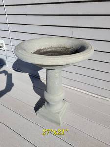 Resin Birdbath