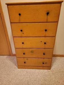 Vintage Pine 5 Drawer Dresser, b