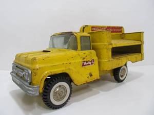 lot 25 image: Vintage BUDDY L Pressed Steel COCA COLA Yellow Delivery Truck