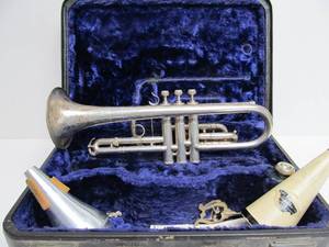 lot 140 image: Beautiful Vintage Silver True-Tone BUESCHER Aristocrat Trumpet