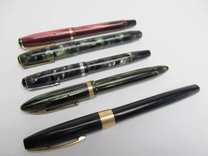lot 145 image: Excellent Lot of Vintage Fountain Pens