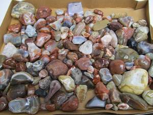 lot 86 image: Great Estate Lot of Polished Agates & other Stones