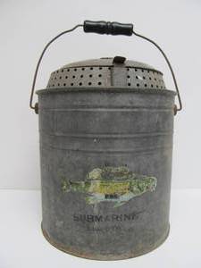 lot 90 image: Awesome Vintage FALLS CITY Submarine Minnow Bucket