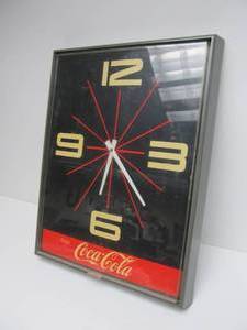 lot 98 image: Retro Vintage 80s COCA COLA Advertising Clock