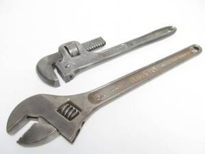 lot 109 image: 2 Nice Clean Old DIAMALLOY Wrenches