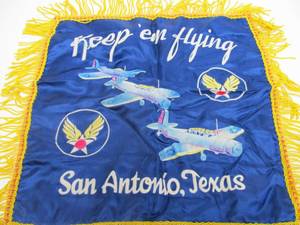 lot 68 image: Vintage WW2 Keep em Flying Silk Pillowcase