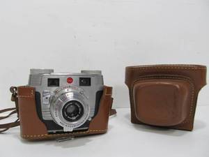 lot 57 image: Vintage Kodak Film Camera in Leather Signet Case