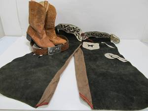 lot 31 image: Vintage 1960s era Western Childs Cowboy Outfit - Boots Chaps & Belt