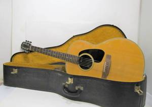 lot 33 image: Excellent Vintage APPLAUSE Bowl-Back Acoustic Guitar Model AA-31