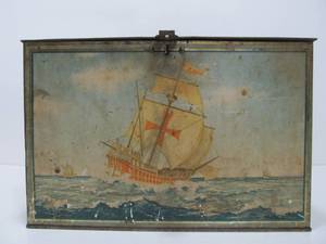 lot 42 image: Larger Antique Tin Litho Biscuit Box
