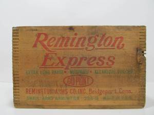 lot 44 image: Nice Condition Vintage REMINGTON Express Dovetailed Wood Advertising Crate