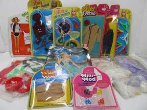 lot 45 image: Lot of Vintage BARBIE & Barbie Clone NOS and Complete Oufits