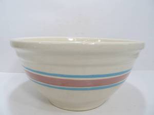 lot 47 image: LARGE Vintage OvenwareStoneware Mixing Bowl 