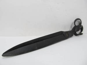 lot 50 image: LARGE Vintage 18 Cast Iron Scissors