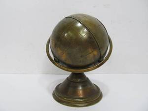 lot 53 image: Very Cool Vintage 1930s era Deco World Globe Brass AshtrayReceiver
